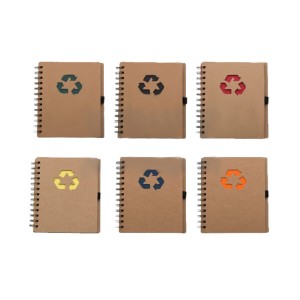 Bloco Anotações Ecológico - Ref. 12000 Bloco de anotação ecológico com símbolo reciclado na capa, acompanha com as folhas: vermelha, amarela, laranja, azul, verde e preto, possibilitando deixar a cor desejada como fundo do logo reciclado. Possui aproximadamente 70 folhas brancas pautadas c Tamanho total aproximado : 18 cm x 15 cm Impressão UV   